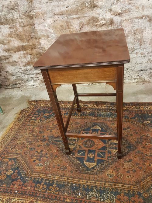 EDWARDIAN MAHOGANY LAMP TABLE - ADDITIONAL PHOTO 8