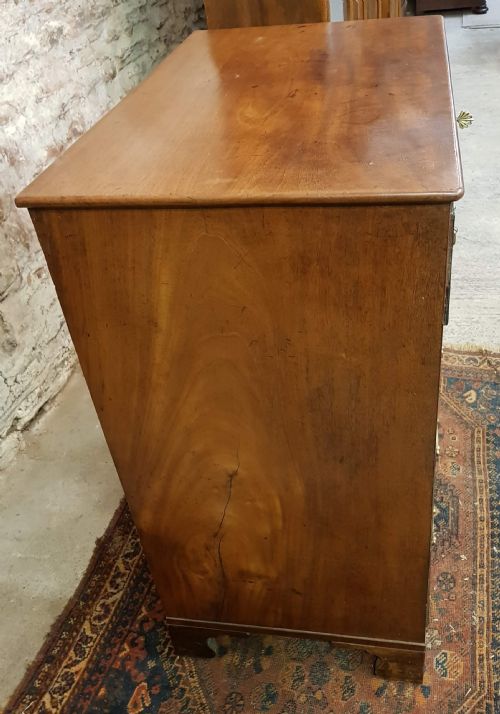 GEORGIAN MAHOGANY CHEST OF DRAWERS - ADDITIONAL PHOTO 3