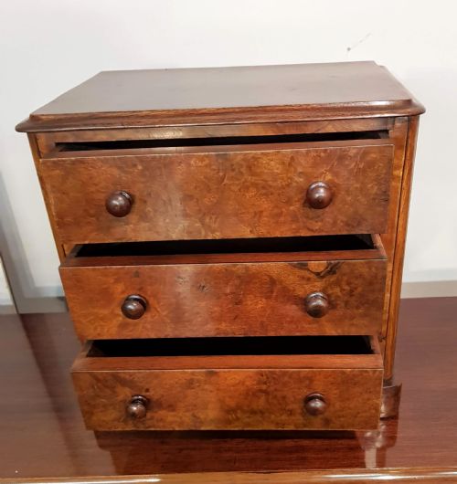 MINIATURE VICTORIAN BURR WALNUT CHEST OF DRAWERS - ADDITIONAL PHOTO 1