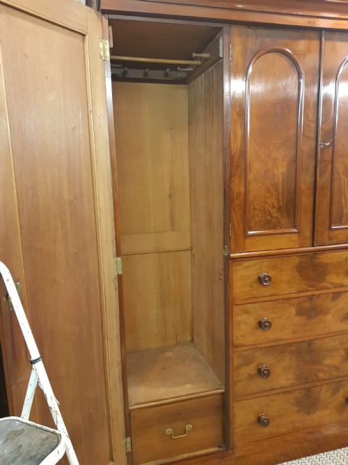 VICTORIAN MAHOGANY FOUR DOOR WARDROBE - ADDITIONAL PHOTO 4