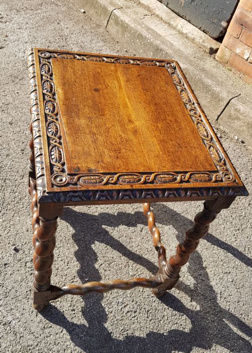 18TH CENTURY CARVED WALNUT TABLE - ADDITIONAL PHOTO 1