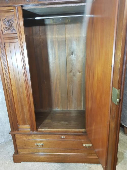 VICTORIAN WALNUT ARTS AND CRAFTS WARDROBE - ADDITIONAL PHOTO 6