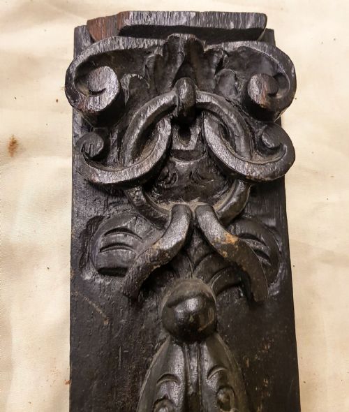 PAIR OF 18TH CENTURY CARVED OAK STILES - ADDITIONAL PHOTO 2