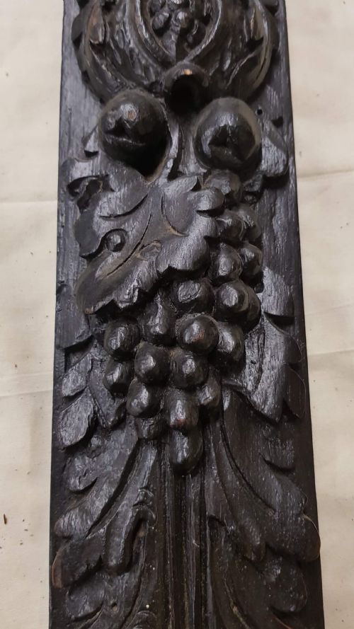 PAIR OF 18TH CENTURY CARVED OAK STILES - ADDITIONAL PHOTO 7