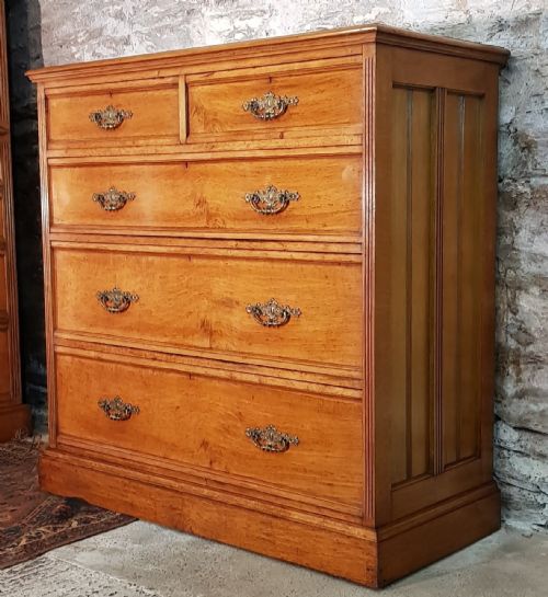 victorian oak chest of drawers - CATEGORY: ANTIQUE CHEST OF DRAWERS - DATED VICTORIAN