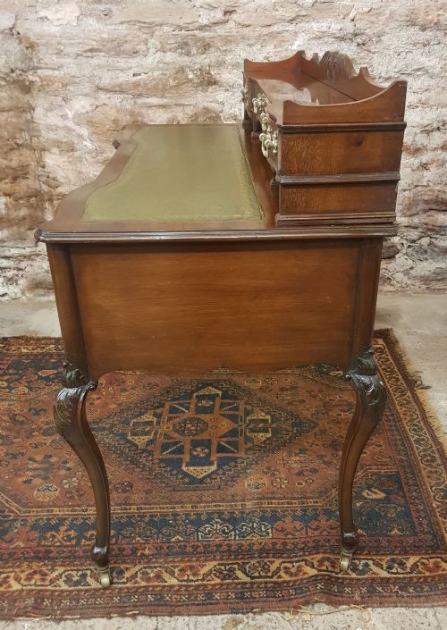 LATE VICTORIAN MAHOGANY KNEE HOLE DESK - ADDITIONAL PHOTO 6