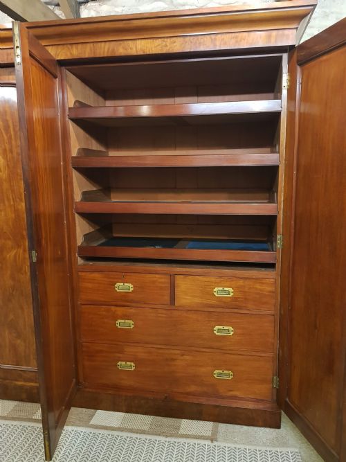 VICTORIAN MAHOGANY THREE DOOR WARDROBE - ADDITIONAL PHOTO 7