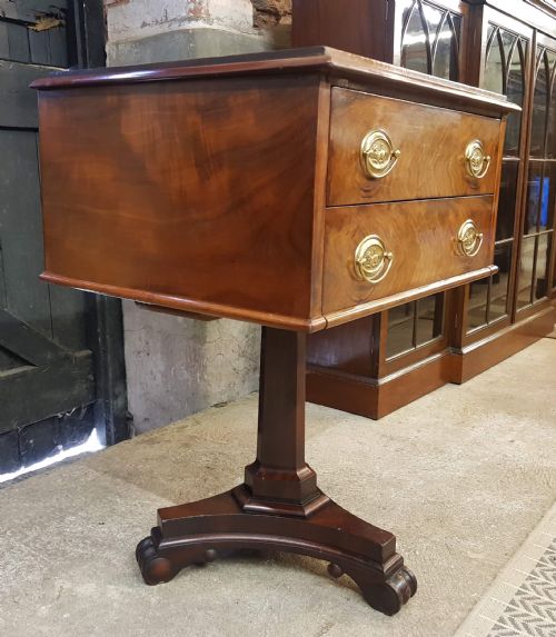 VICTORIAN MAHOGANY SIDE TABLE - ADDITIONAL PHOTO 3