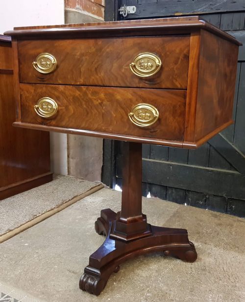 VICTORIAN MAHOGANY SIDE TABLE - ADDITIONAL PHOTO 4