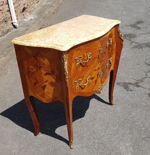 1920S FRENCH KINGWOOD COMMODE WITH ORMOLU MOUNTED MARBLE TOP - ADDITIONAL PHOTO 1