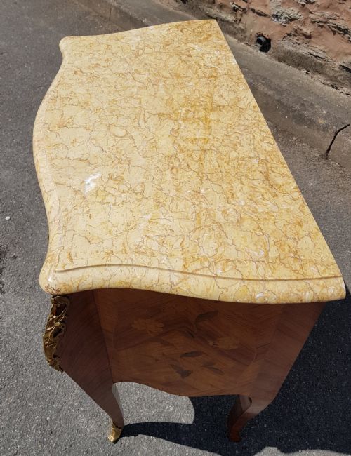 1920S FRENCH KINGWOOD COMMODE WITH ORMOLU MOUNTED MARBLE TOP - ADDITIONAL PHOTO 4