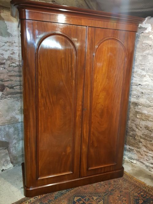 VICTORIAN MAHOGANY TWO DOOR WARDROBE - ADDITIONAL PHOTO 1