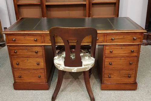 VICTORIAN MAHOGANY PEDESTAL DESK - ADDITIONAL PHOTO 2