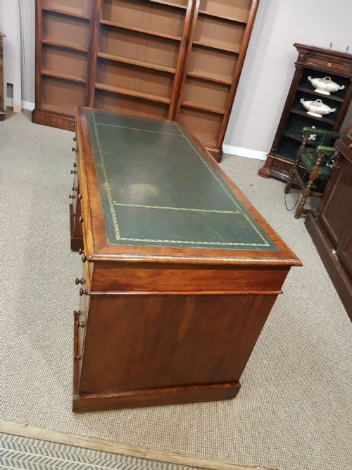 VICTORIAN MAHOGANY PEDESTAL DESK - ADDITIONAL PHOTO 7