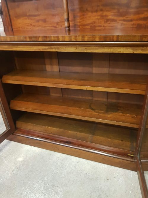 EARLY VICTORIAN MAHOGANY CHIFFONIER BOOKCASE - ADDITIONAL PHOTO 2