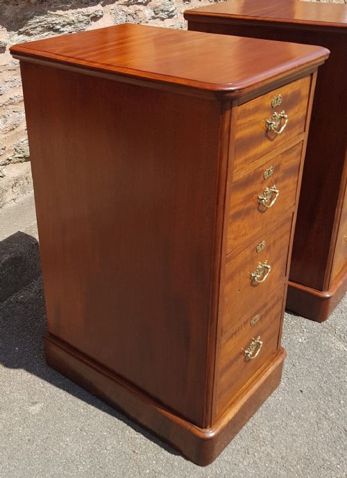 PAIR OF VICTORIAN MAHOGANY BEDSIDE CABINET - ADDITIONAL PHOTO 2