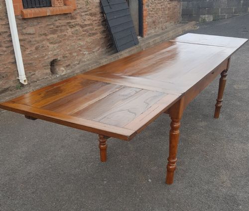 19 CENTURY FRENCH FRUITWOOD FARMHOUSE TABLE - ADDITIONAL PHOTO 1