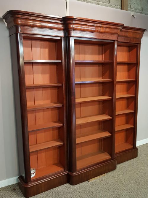VICTORIAN MAHOGANY BREAKFRONT BOOKCASE - ADDITIONAL PHOTO 3