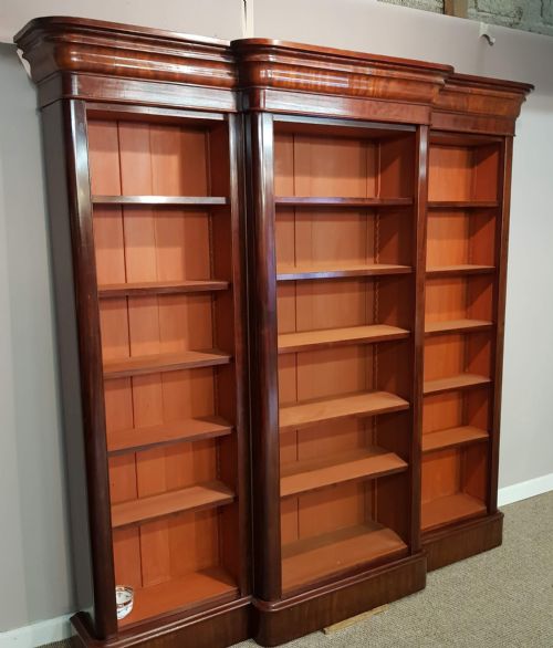 VICTORIAN MAHOGANY BREAKFRONT BOOKCASE - ADDITIONAL PHOTO 4