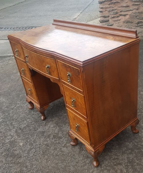 1920S BURR WALNUT KNEE HOLE DESK - ADDITIONAL PHOTO 5