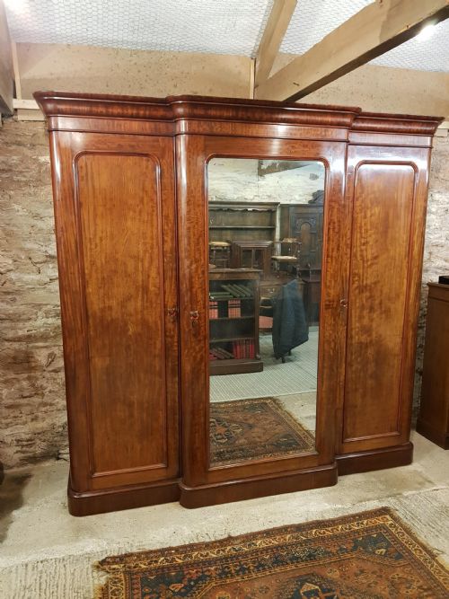 heal and son breakfront mahogany wardrobe - CATEGORY: ANTIQUE WARDROBES - DATED VICTORIAN