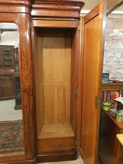 HEAL AND SON BREAKFRONT MAHOGANY WARDROBE - ADDITIONAL PHOTO 4