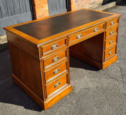 ANTIQUE VICTORIAN OAK NINE DRAWER DESK - ADDITIONAL PHOTO 1