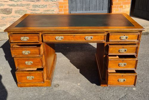 ANTIQUE VICTORIAN OAK NINE DRAWER DESK - ADDITIONAL PHOTO 2