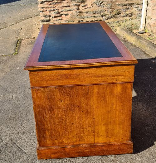ANTIQUE VICTORIAN OAK NINE DRAWER DESK - ADDITIONAL PHOTO 3