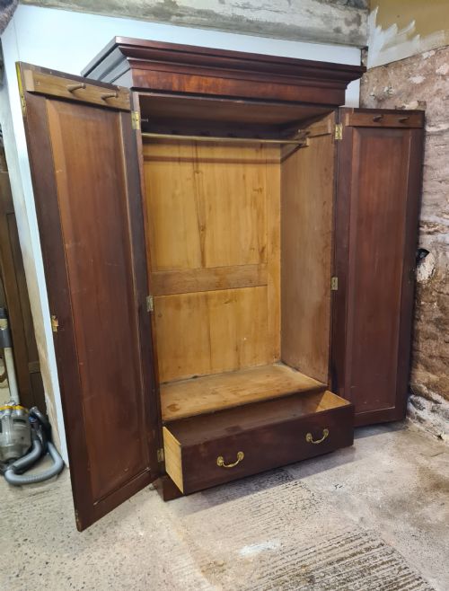VICTORIAN MAHOGANY TWO DOOR WARDROBE - ADDITIONAL PHOTO 3