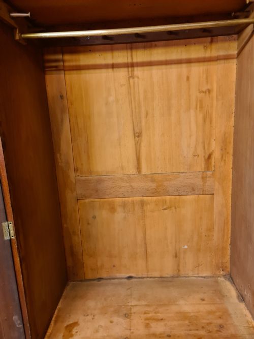 VICTORIAN MAHOGANY TWO DOOR WARDROBE - ADDITIONAL PHOTO 4