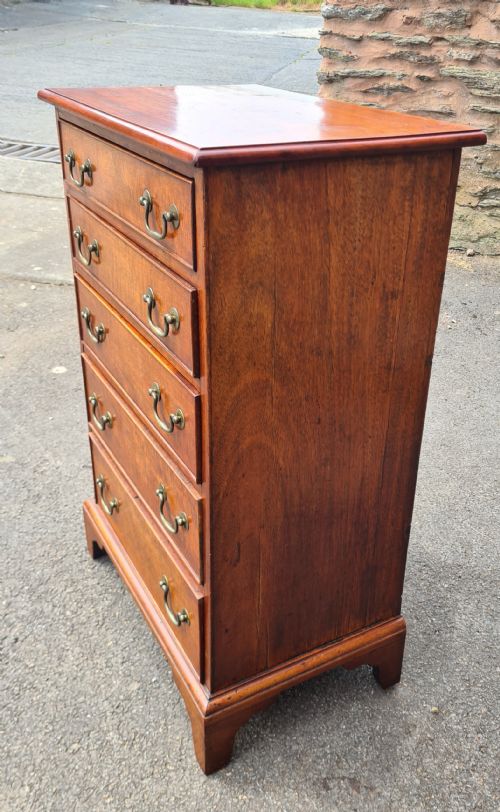 GEORGIAN MAHOGANY CHEST OF DRAWERS - ADDITIONAL PHOTO 2