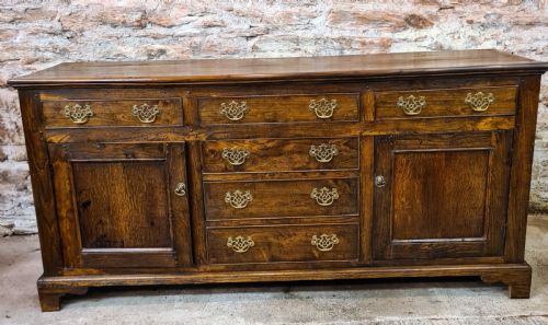 georgian elm and oak dresser base - CATEGORY: ANTIQUE SIDEBOARDS - DATED GEORGIAN