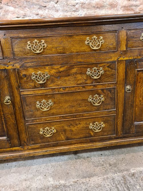 GEORGIAN ELM AND OAK DRESSER BASE - ADDITIONAL PHOTO 6