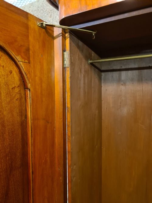 ANTIQUE VICTORIAN MAHOGANY TWO DOOR WARDROBE - ADDITIONAL PHOTO 2