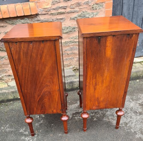 PAIR OF EDWARDIAN MAHOGANY INLAID BEDSIDE CABINETS - ADDITIONAL PHOTO 8