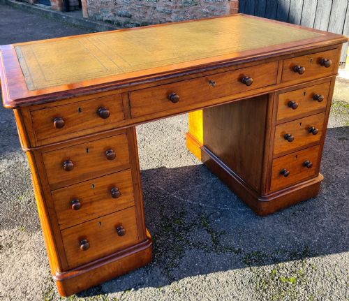VICTORIAN MAHOGANY PEDESTAL DESK - ADDITIONAL PHOTO 5