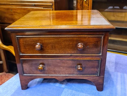 PAIR OF VICTORIAN MAHOGANY TABLE TOP CHEST - ADDITIONAL PHOTO 1