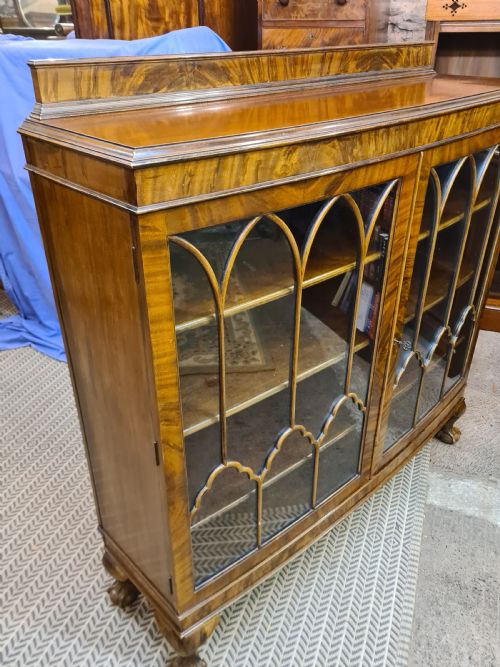 1920S MAHOGANY BOW FRONT BOOKCASE - ADDITIONAL PHOTO 2