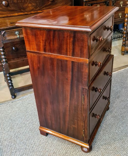PAIR OF VICTORIAN MAHOGANY BEDSIDE CABINETS - ADDITIONAL PHOTO 3