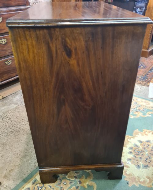 GEORGIAN MAHOGANY CHEST OF DRAWERS - ADDITIONAL PHOTO 3