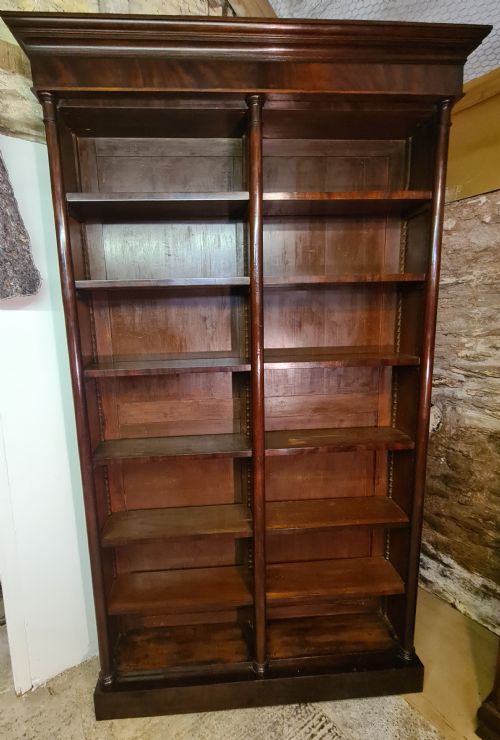 19TH CENTURY ARCHITECTURAL MAHOGANY LIBRARY BOOKCASE - ADDITIONAL PHOTO 1