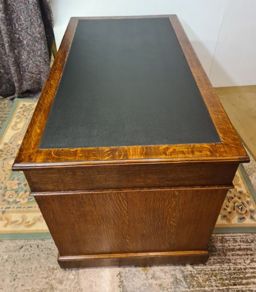 EDWARDIAN MAPLE CO OAK PEDISTAL DESK - ADDITIONAL PHOTO 4