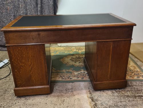 EDWARDIAN MAPLE CO OAK PEDISTAL DESK - ADDITIONAL PHOTO 5