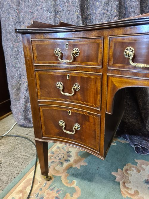 EDWARDIAN MAHOGANY SERPENTINE INLAID DESK - ADDITIONAL PHOTO 1