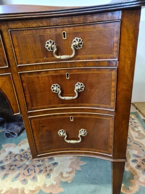 EDWARDIAN MAHOGANY SERPENTINE INLAID DESK - ADDITIONAL PHOTO 8