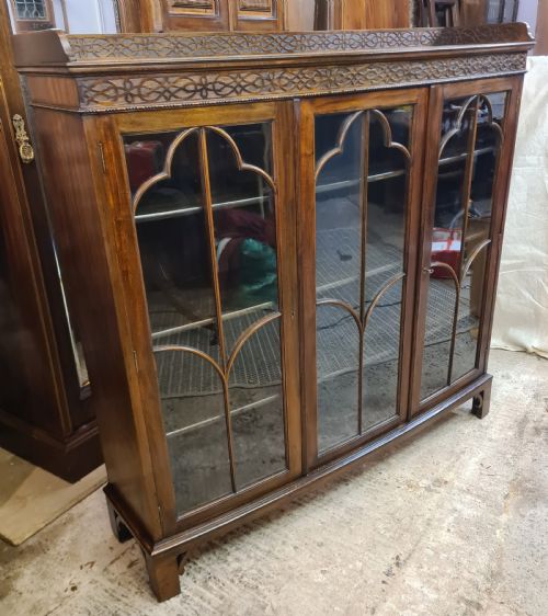 EDWARDIAN MAHOGANY BOOKCASE