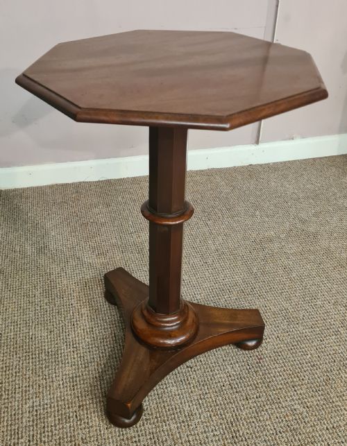 EARLY VICTORIAN OCTAGONAL MAHOGANY SIDE TABLE - ADDITIONAL PHOTO 1
