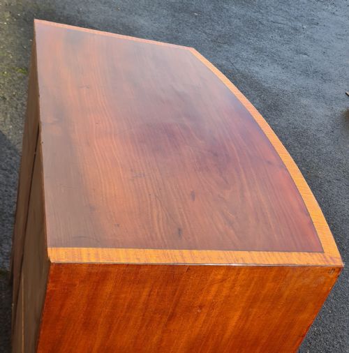 GEORGIAN MAHOGANY BOW FRONT CHEST OF DRAWERS - ADDITIONAL PHOTO 5