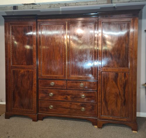 19TH CENTURY GEORGIAN MAHOGANY INLAID FOUR DOOR WARDROBE - ADDITIONAL PHOTO 1